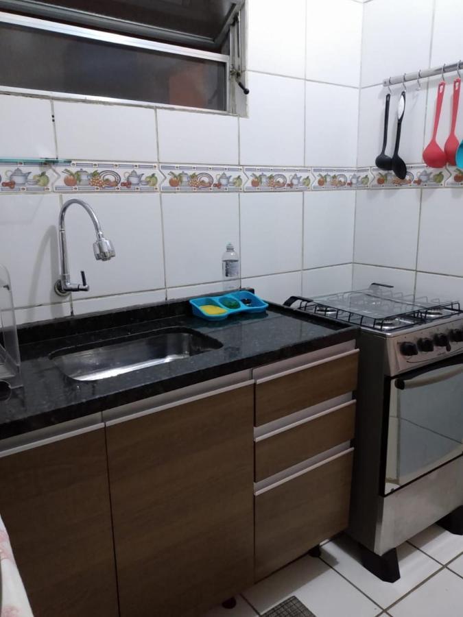 Stúdio confortável com ar condicionado e internet. Appartamento São Vicente Esterno foto