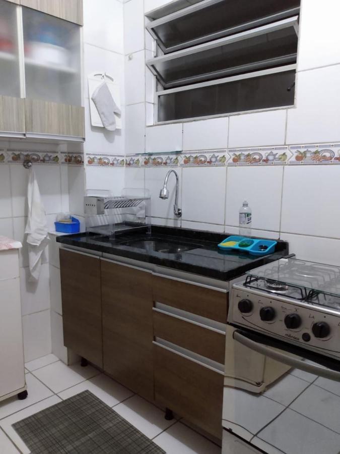 Stúdio confortável com ar condicionado e internet. Appartamento São Vicente Esterno foto